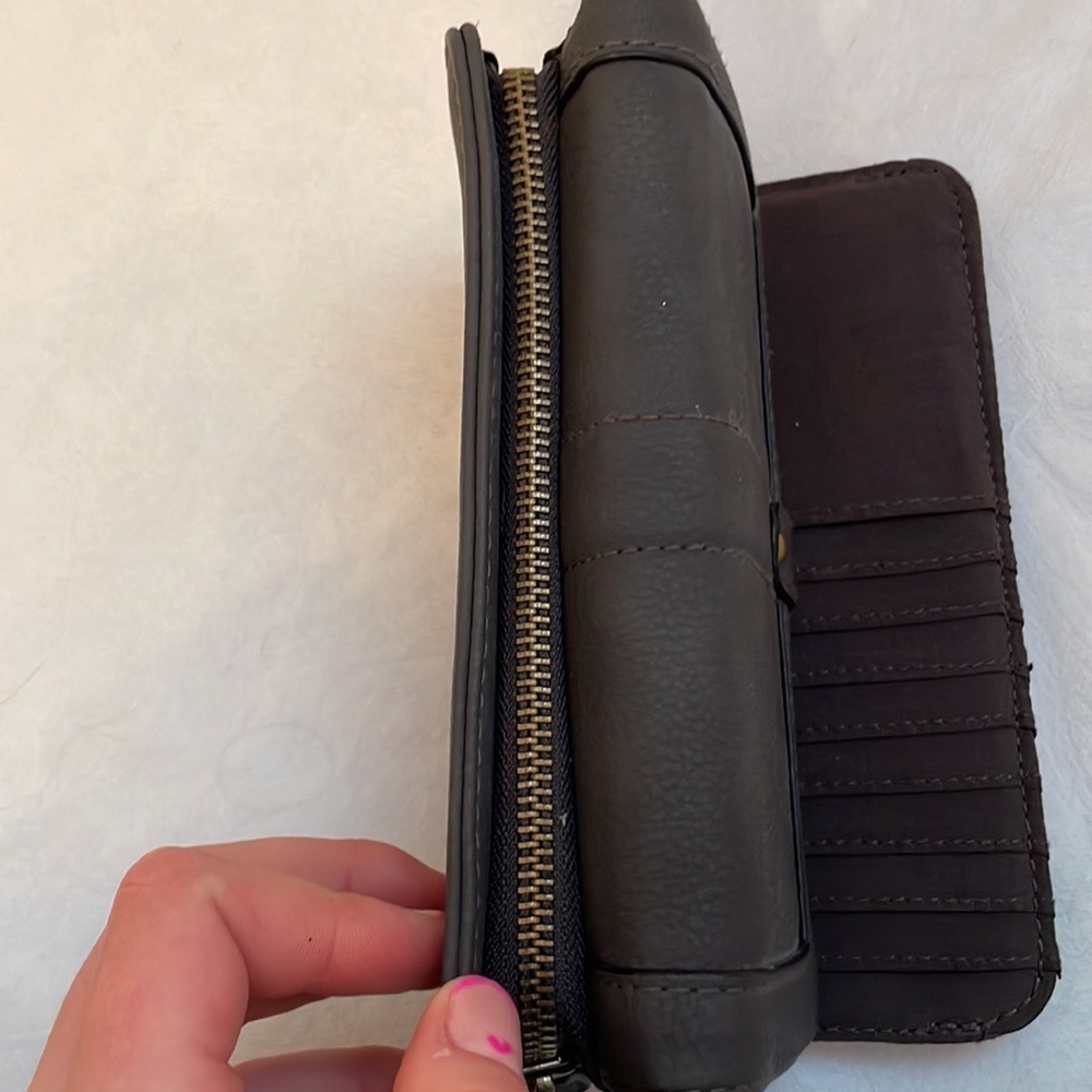 2 wallets - Picture 6 of 6